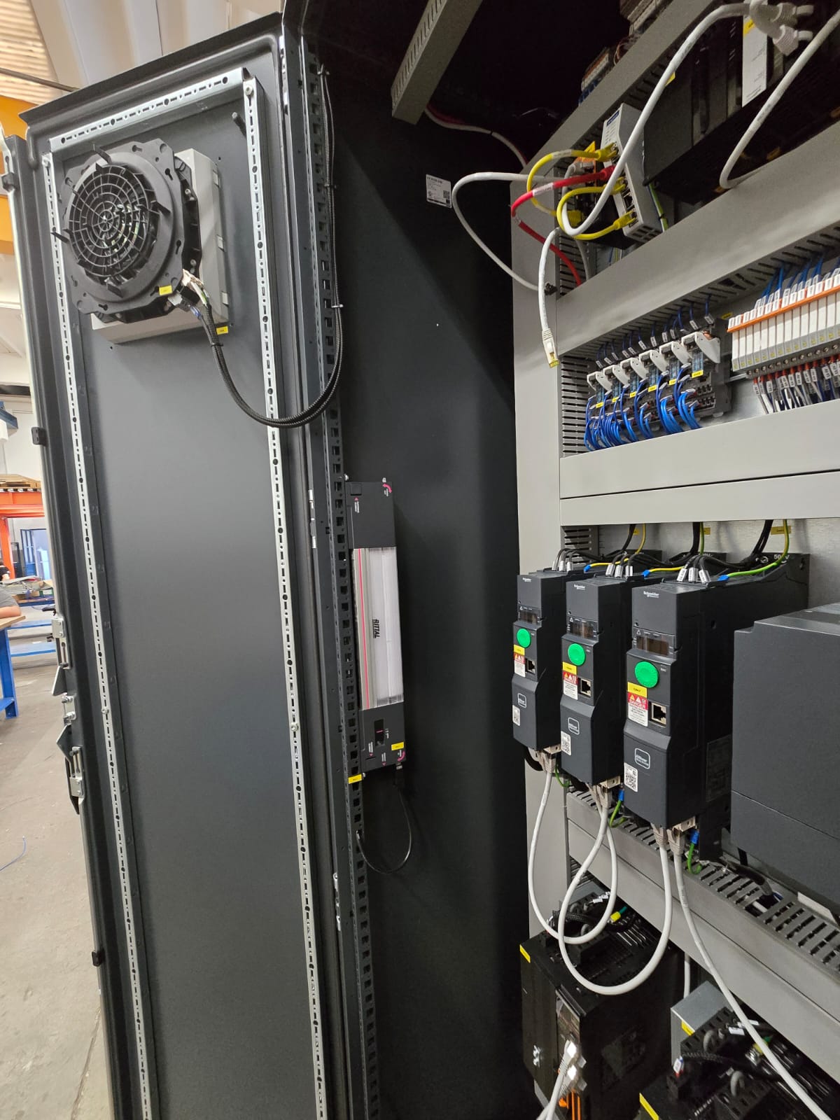 Industrial Control Panel per Stati Uniti e Canada 10